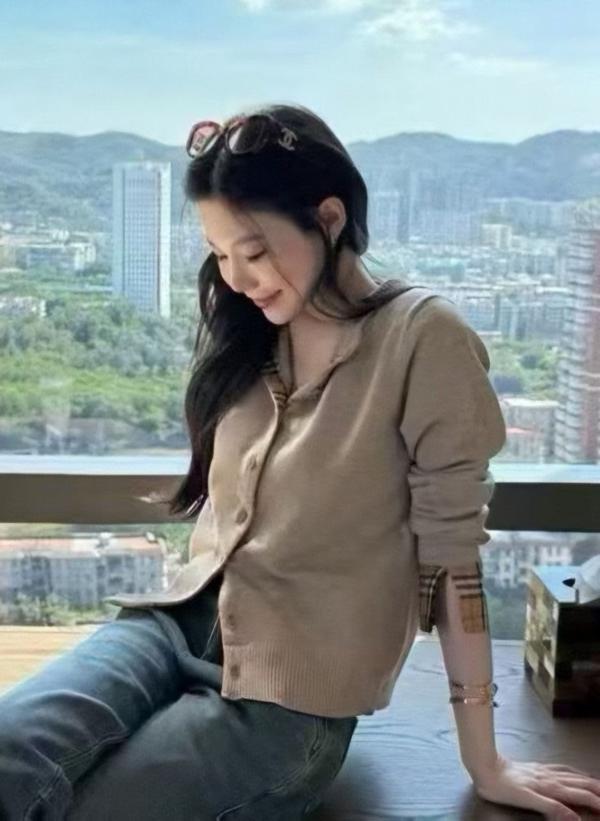 버** 체크 포인트 라운드 가디건 수입풀