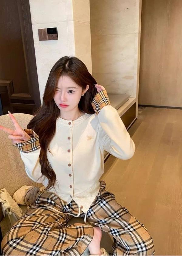 버** 체크 포인트 라운드 가디건 수입풀