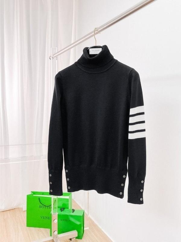 톰* 사선3버튼 울 터틀넥