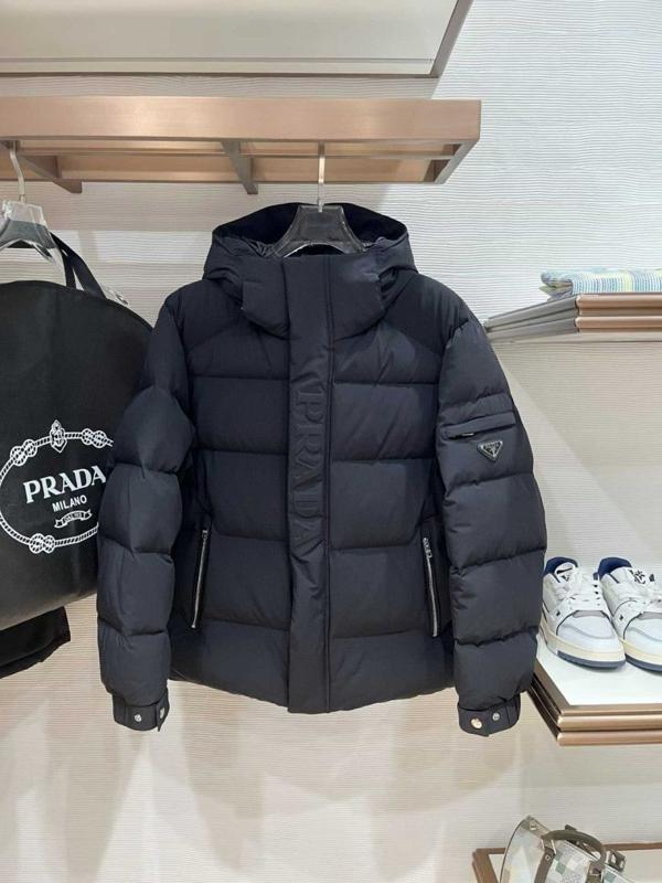 프** 가슴엠보 클래식 삼각로고 패딩 자켓