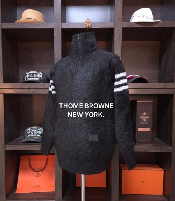 톰* 블랙모던 하프 집업