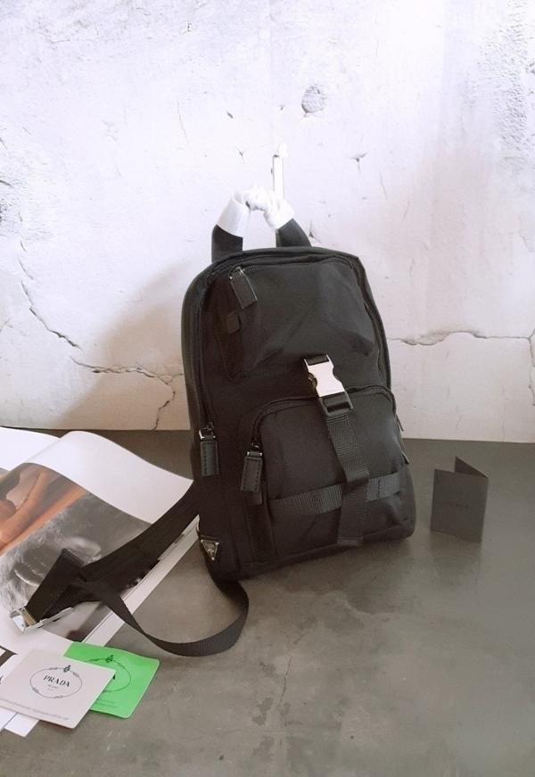 프** 싱글 스트랩 백팩 GVZ013