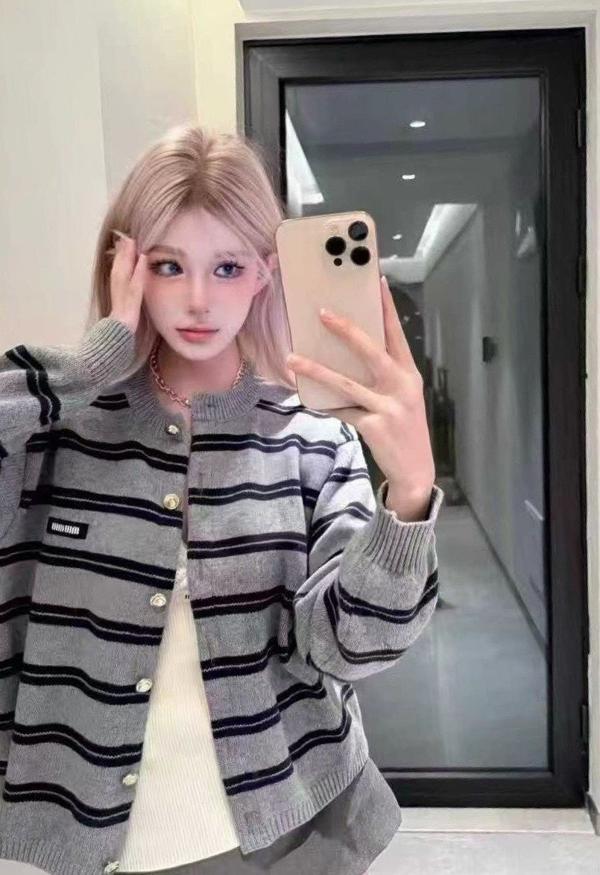 미*** 로고 패치 체크 라운드 가디건 수입풀