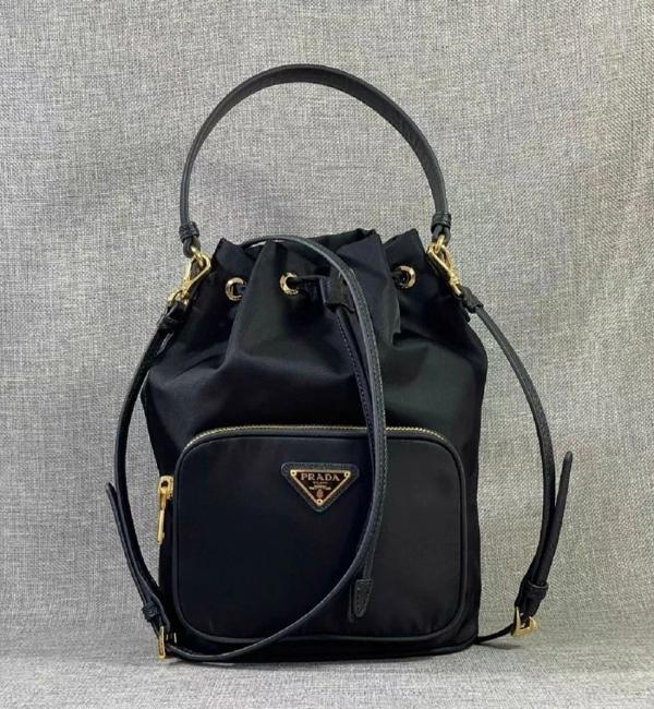 프** 포코노 버킷백