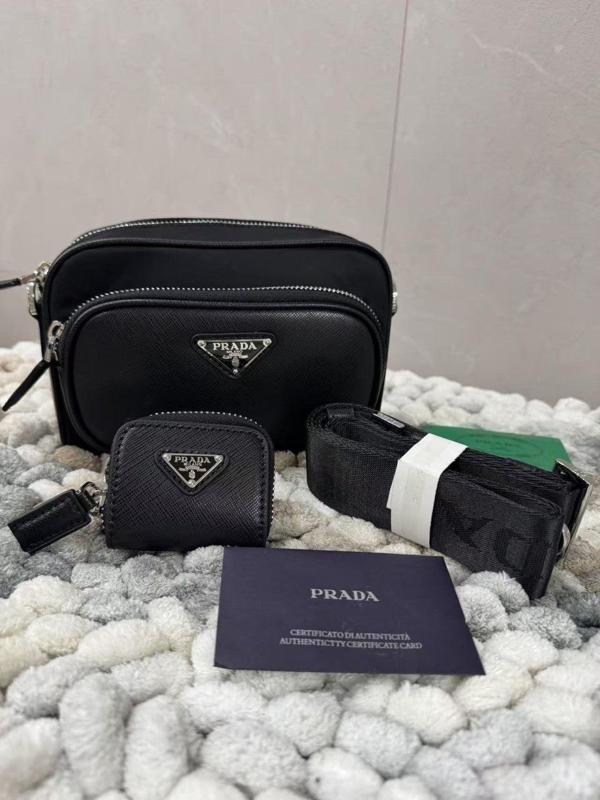 프** 리나일론 및 사피아노 가죽 숄더백 크로스