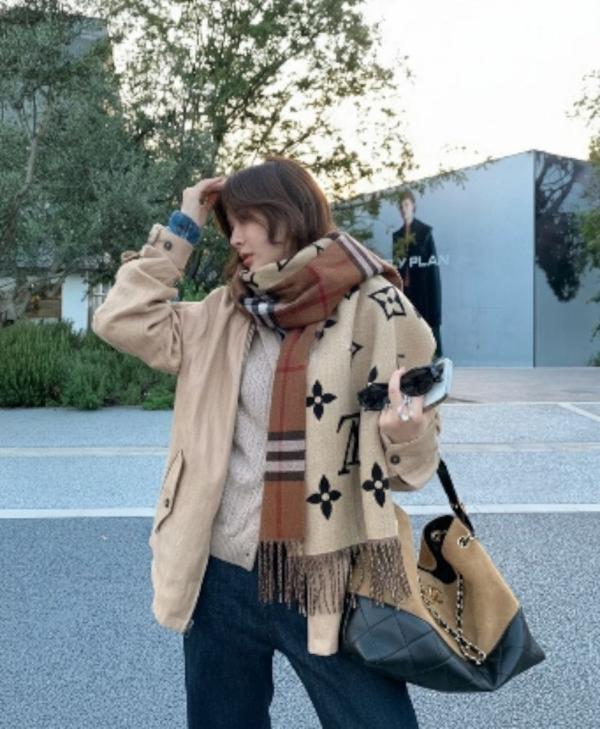 루* 얼티핏 모노그램 머플러