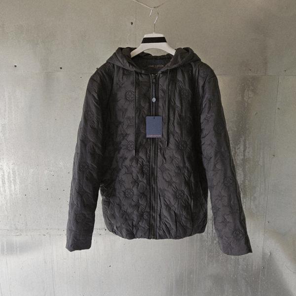 루* 모노그램 자수 퀄팅 후드자켓