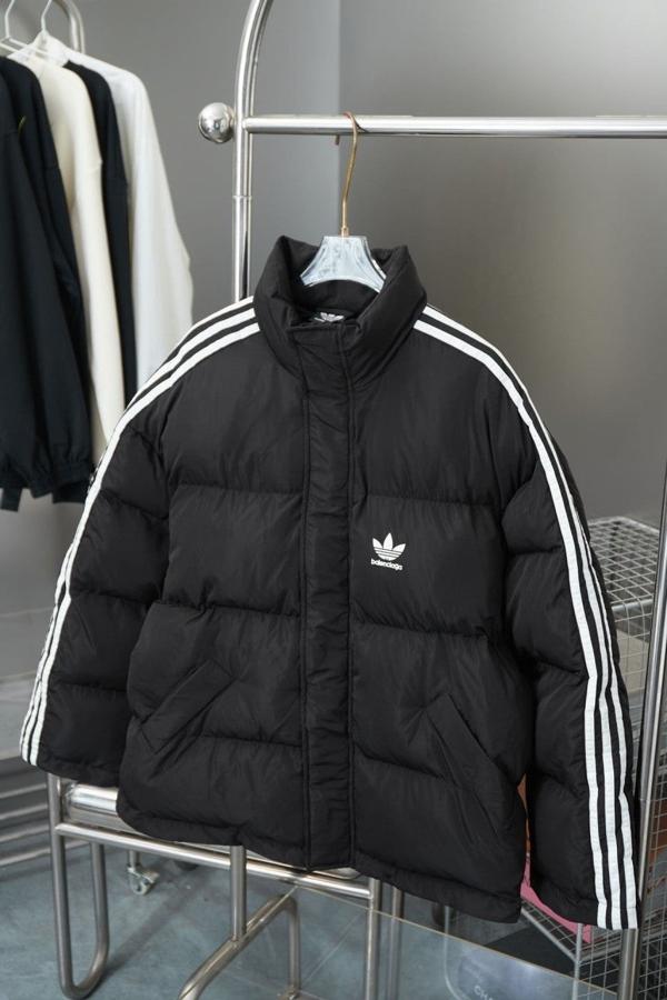 발**** x 아*** M1164 유니섹스 다운 패딩