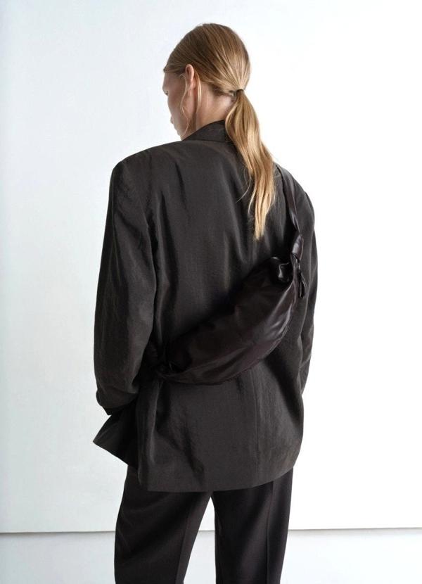 르** 소프트 페이퍼 레더 크로와상백 수입고퀄