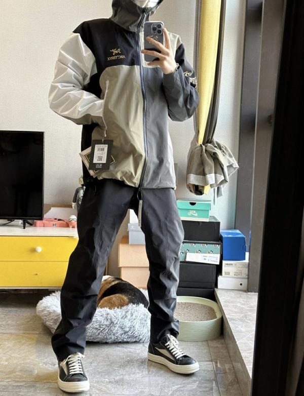 아**** x 빔* 디멘션 베타 고어텍스 자켓  수입