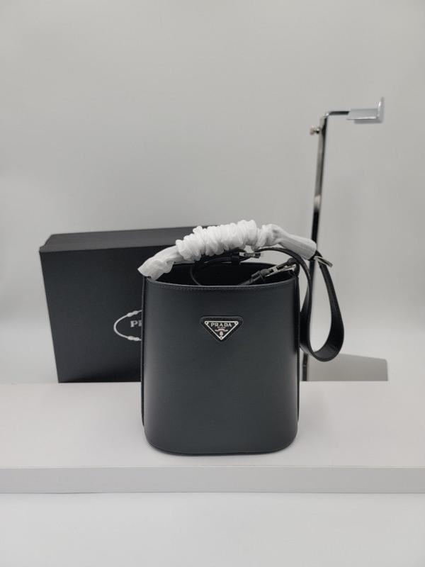 프** 브러시드 레더 버킷