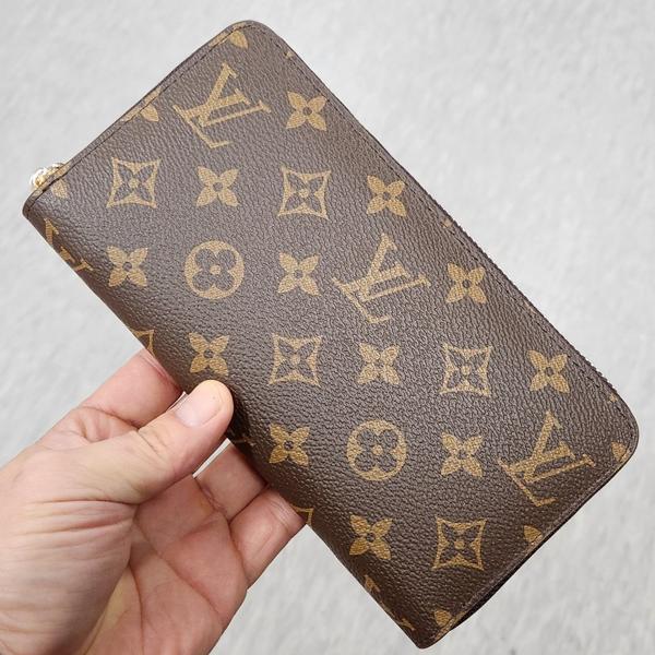 [90번] 루* 모노그램 지퍼 장지갑