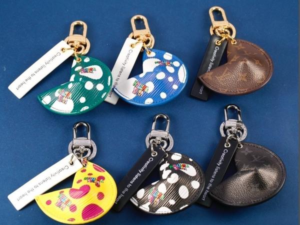 루* 모노그램 포춘쿠키 백 참 앤 키링