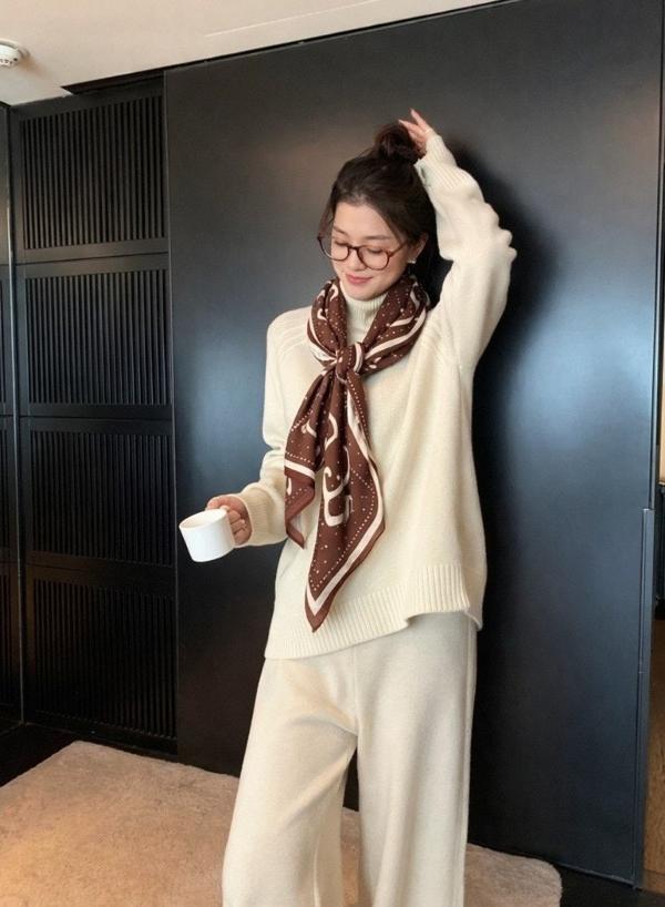 펜* 실크 써클이니셜 스카프