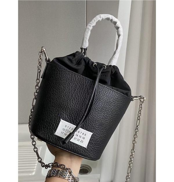 메* 마르지엘라 5AC 레더 체인 버킷백