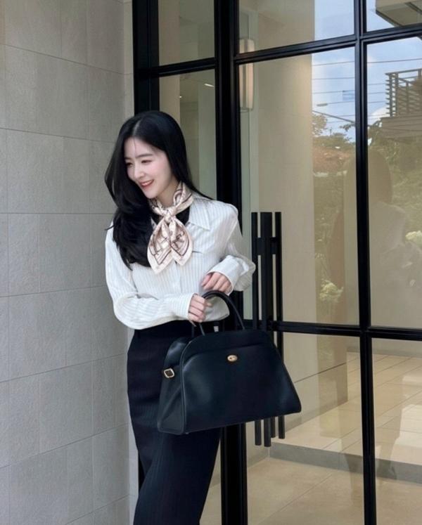 루* 실크 모노그램 방도