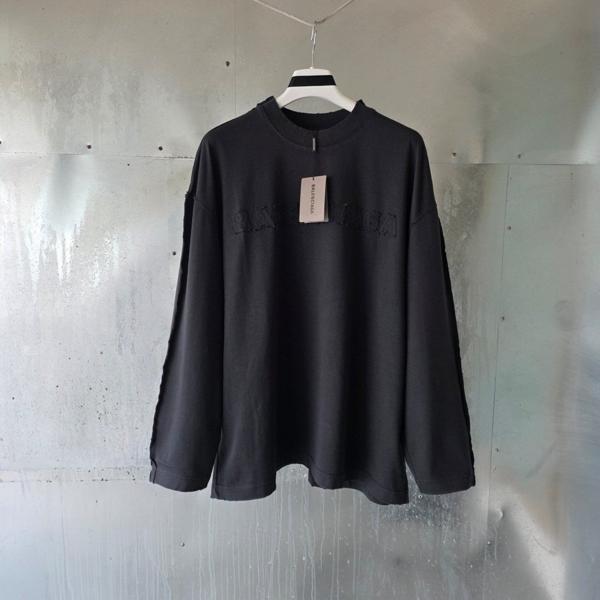 발**** 아플리케 로고 롱슬리브 티셔츠