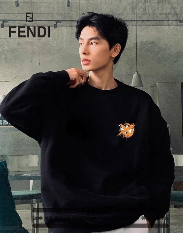 펜* X표시 레터링 디자인 밍크양기모 티셔츠