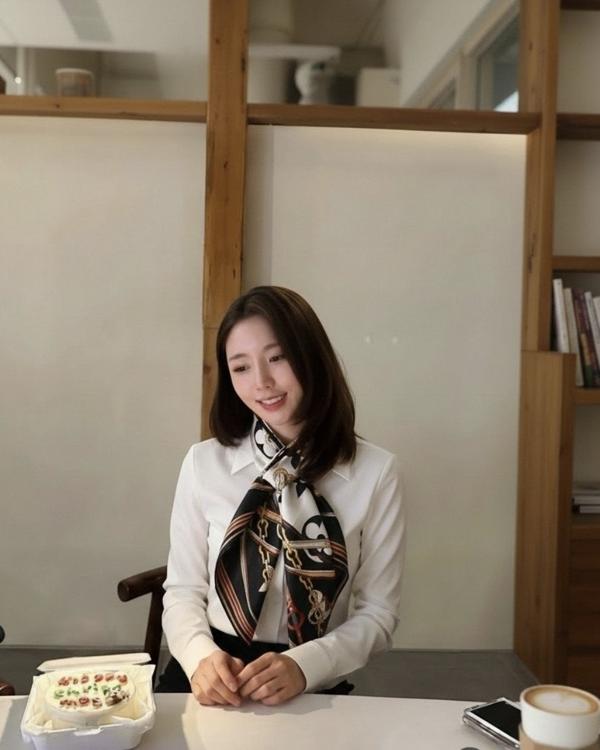 루* 빅로고 모노그램 스카프