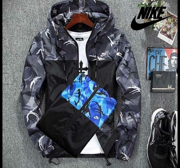 나** 카모 배색 바람막이