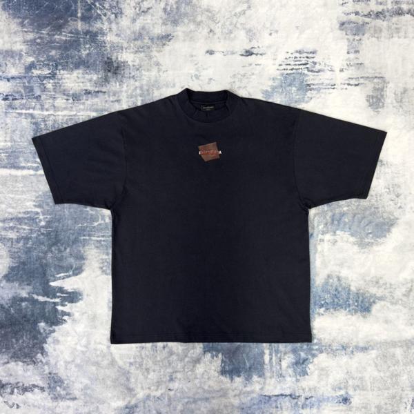 발**** 테이프드 로고 백 반팔티셔츠  수입 프리미엄