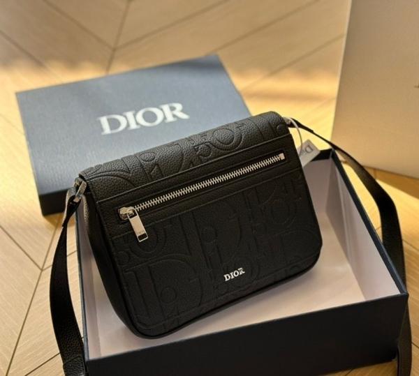 루* 플랩 메신저백 블랙 Gravity 가죽  블랙 그레인 송아지 가죽 풀박스