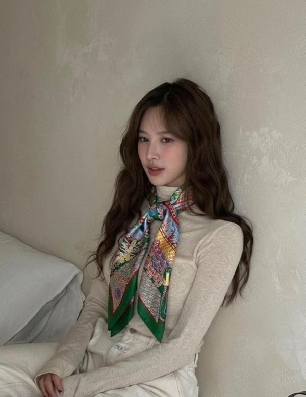 에*** 이니셜 그린 스카프