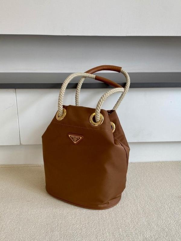 프** 마리너 리나일론 스몰 버킷백 ( 브라운 )