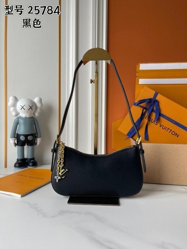 루* 포쉐트 LV 블룸