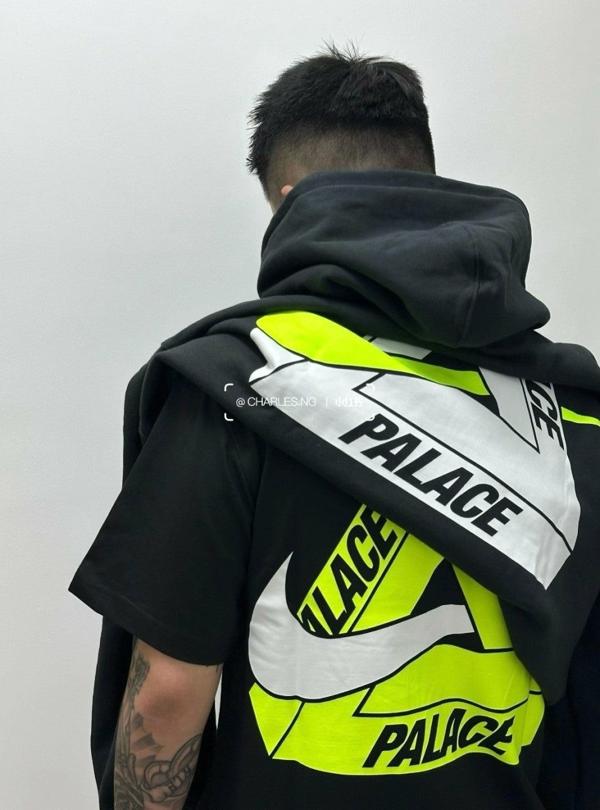 나** x 팔** 트라이스우시 티셔츠