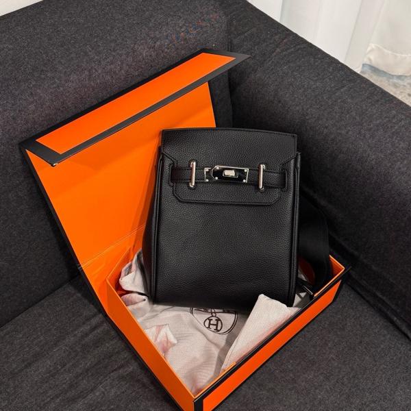 에*** 핵아도 크로스백