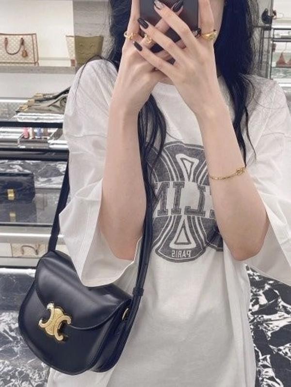 셀** 고급 트리옹프 틴베사체 샤이니 반달 백