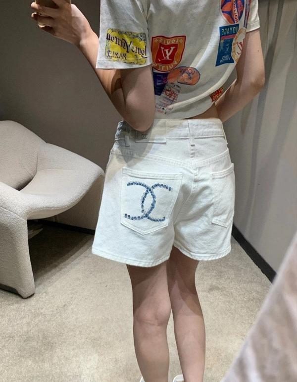 샤* 그라데이션 비즈 화이트 데님 숏팬츠  수입