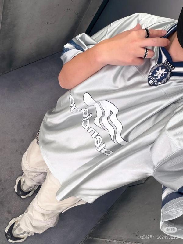 발**** 3B 풋볼 오버사이즈 브이넥 티셔츠