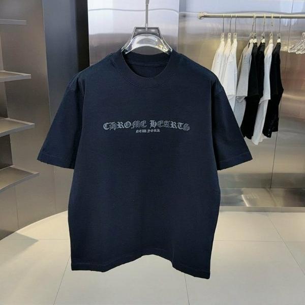 크* 레터링 자수 티셔츠