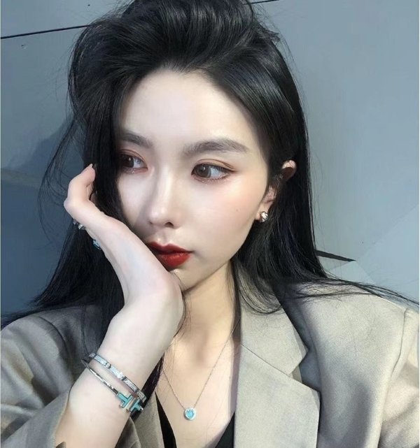티** 목걸이