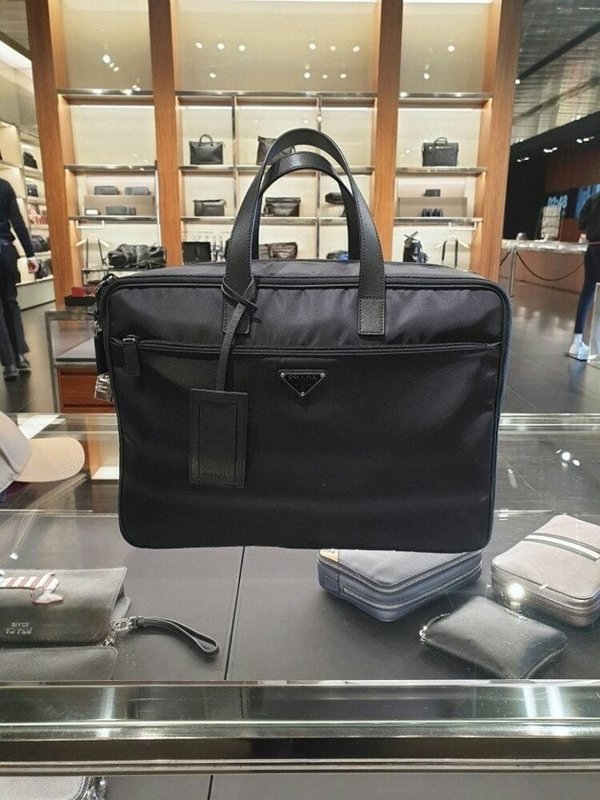 프** Re-Nylon and Saffiano leather briefcase 브리프케이스 리나일론 사피아노