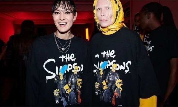 발**** 심슨 크루넥 반팔티