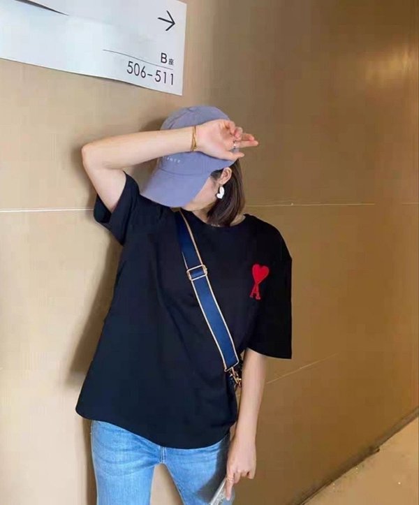 아* 빅하트 자수 라운드 반팔 (여성용)