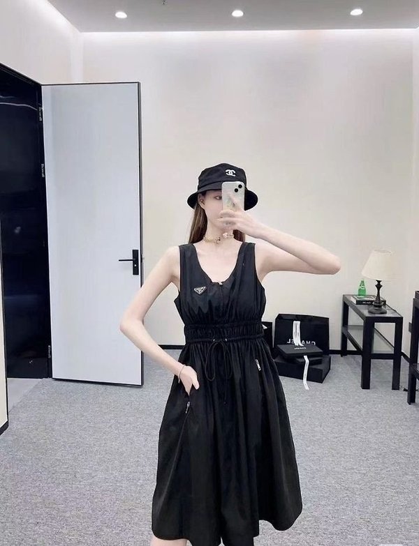 프** 리나일론 슬리브리스 드레스