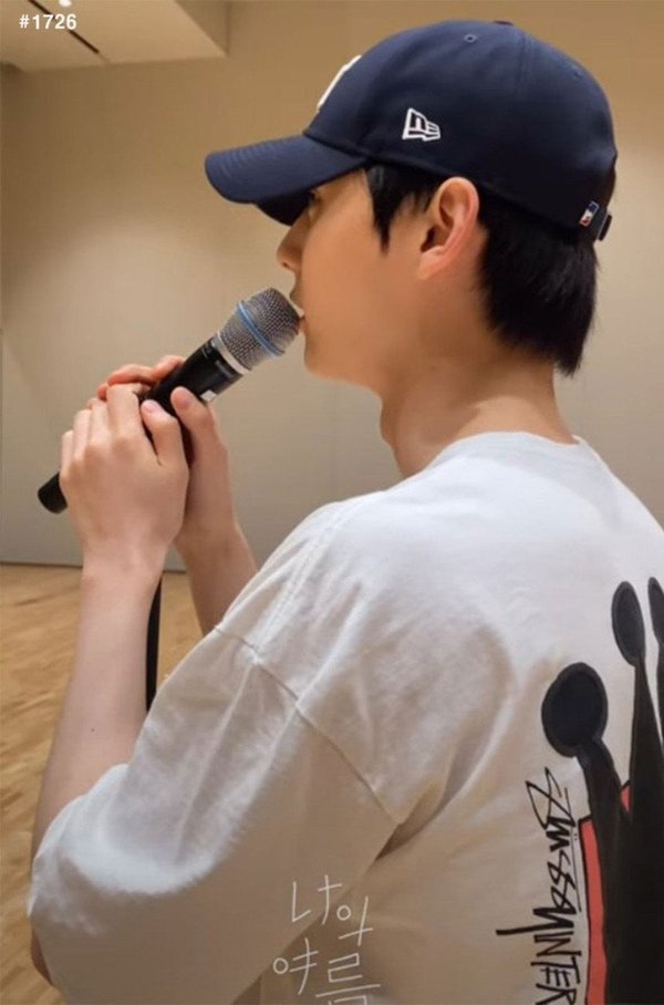 스** 크라운 수입 반팔티셔츠