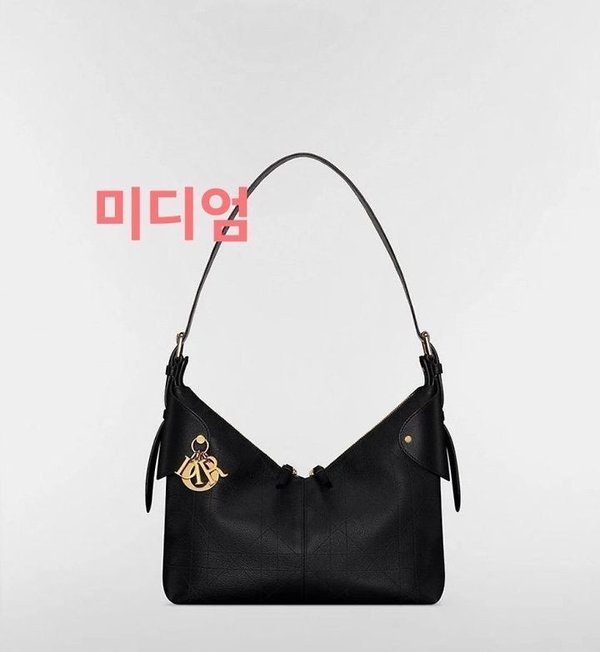 디* Voyage 미디엄 백 블랙 플랫 매크로까나쥬 그레인 송아지 가죽
