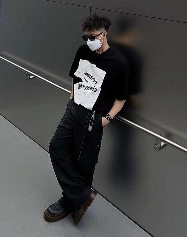 메* 마르지엘라 알파벳 링클프리 로고 티셔츠