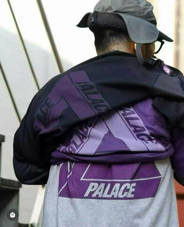 노**** X 팔** 반팔 티셔츠