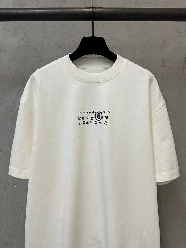 메* 마르지엘라 마르지엘라 캘린더로고 티셔츠
