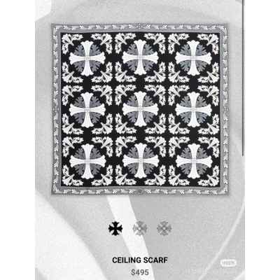 크* 시그니쳐 문양 블랙 사각 스카프