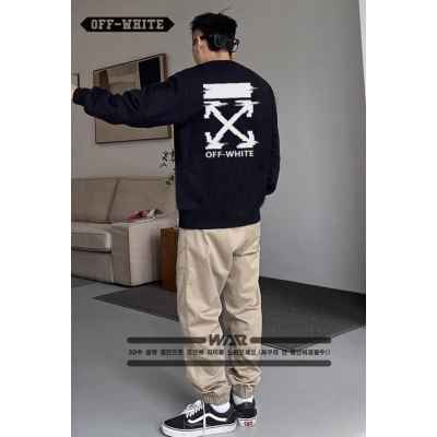 오* 화이트 블럭 디자인 밍크양기모 티셔츠