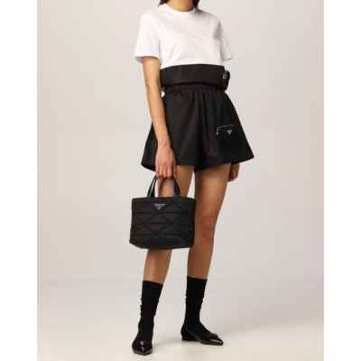 프** 고급 리나일론 나파 트라이앵글 퀼팅 패딩 더블핸들 지퍼 포켓 토트 블랙