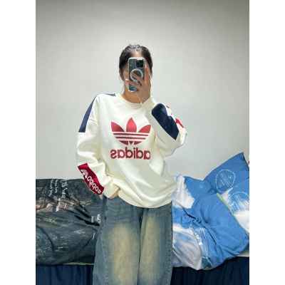 아*** 배색 소매자수 맨투맨 (두툼)