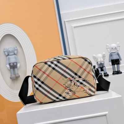 버** 체크 크로스 바디백